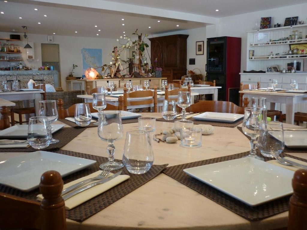 Hotel De La Petite Plage Saint-Georges-d'Oleron Bagian luar foto