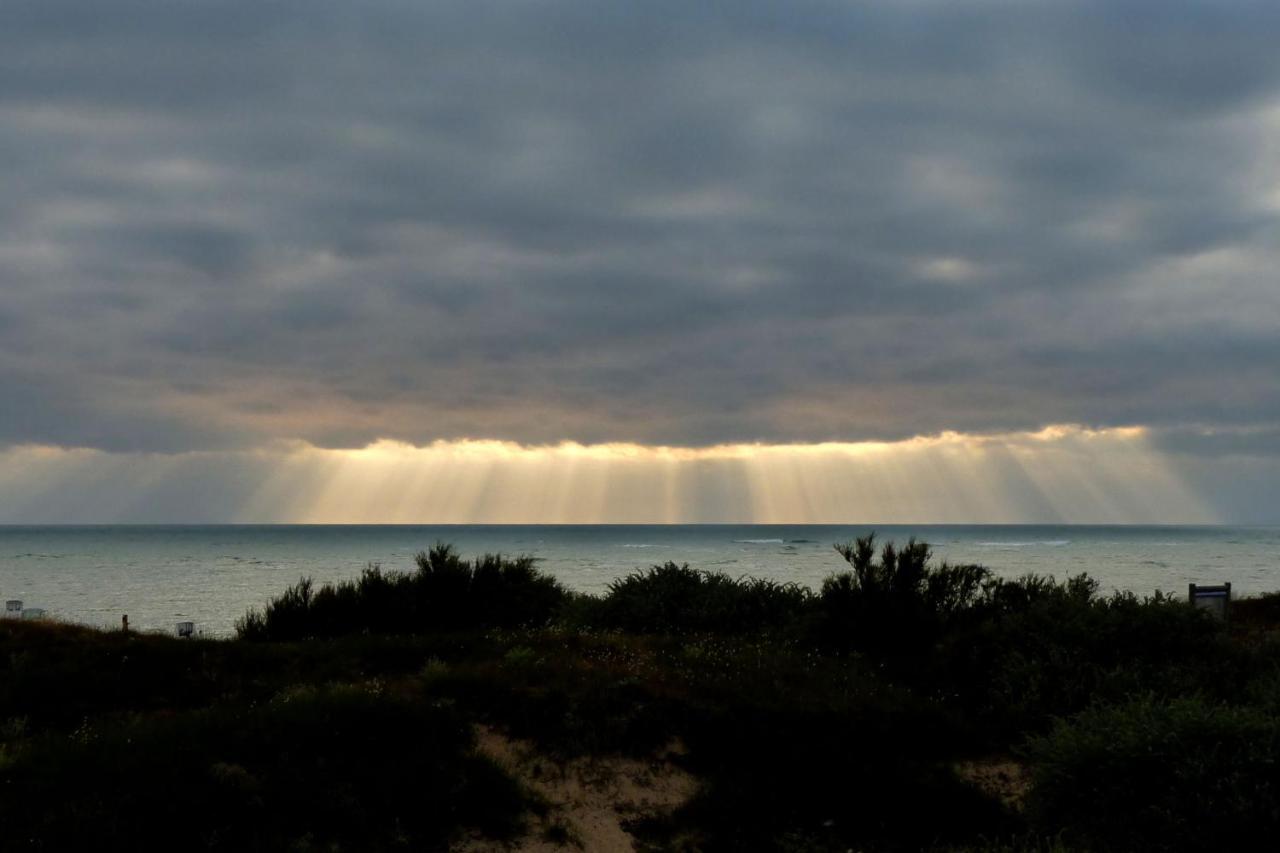 Hotel De La Petite Plage Saint-Georges-d'Oleron Bagian luar foto