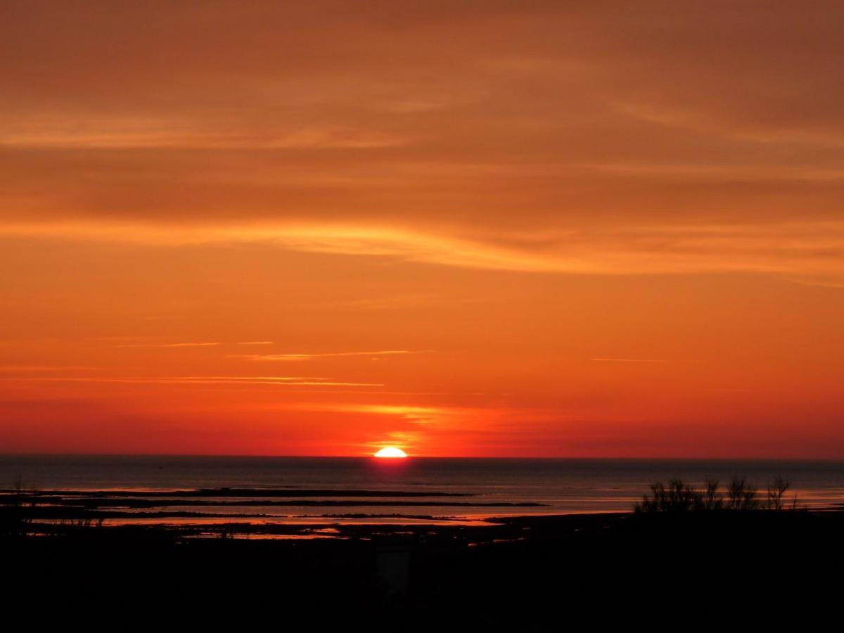 Hotel De La Petite Plage Saint-Georges-d'Oleron Bagian luar foto